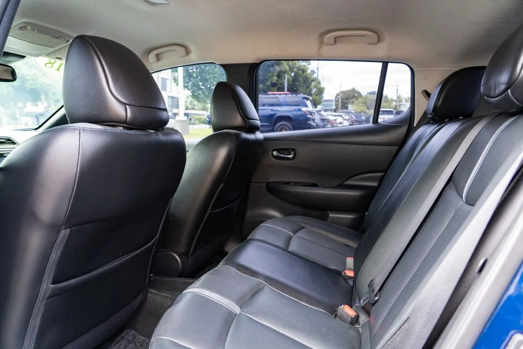 Used 2018 Blue Nissan SL image 24