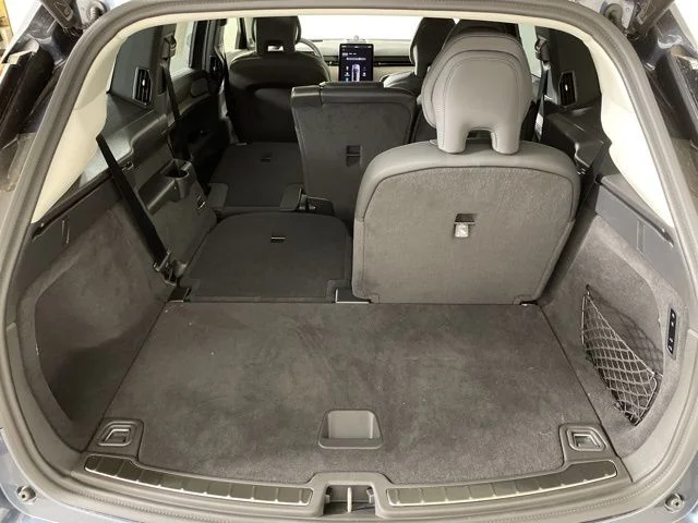 Used 2025 Blue Volvo Ultra Twin Motor Performance image 46