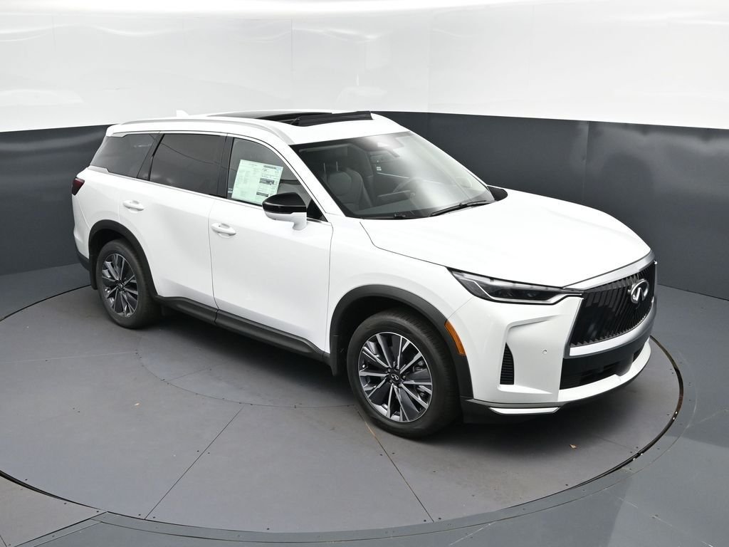 New 2027 RADIANT WHITE INFINITI Luxe FWD image 37