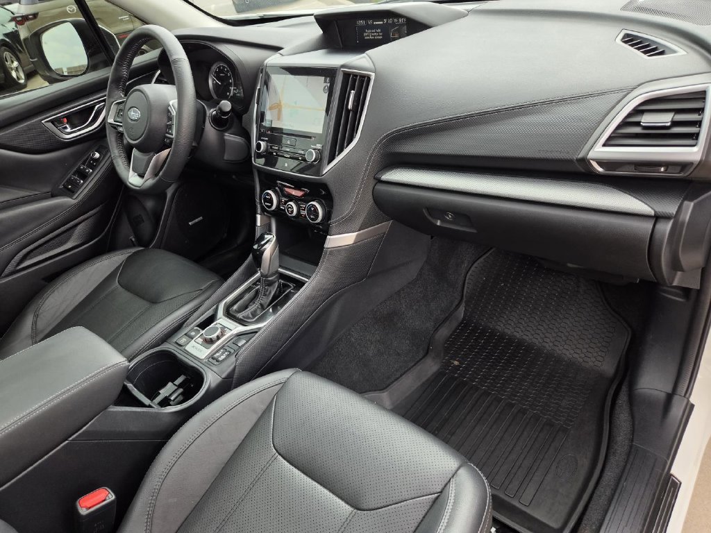 Used 2019 White Subaru Limited image 7
