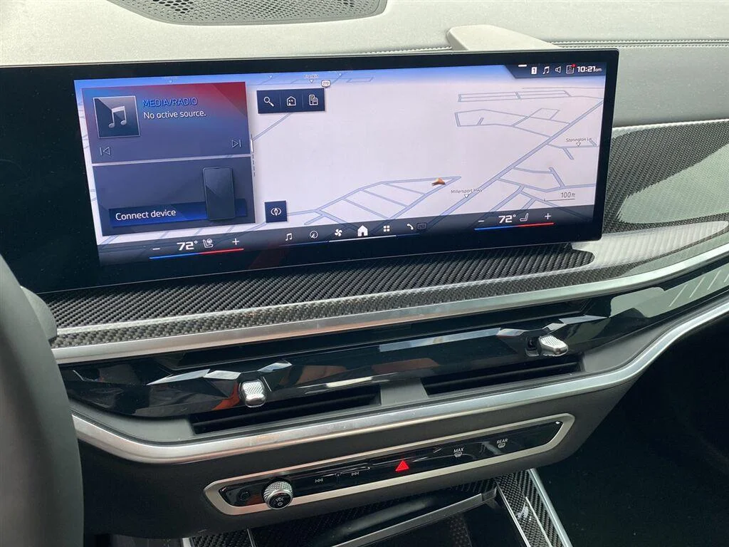 Used 2026 Skyscraper Grey Metallic BMW M60i image 4