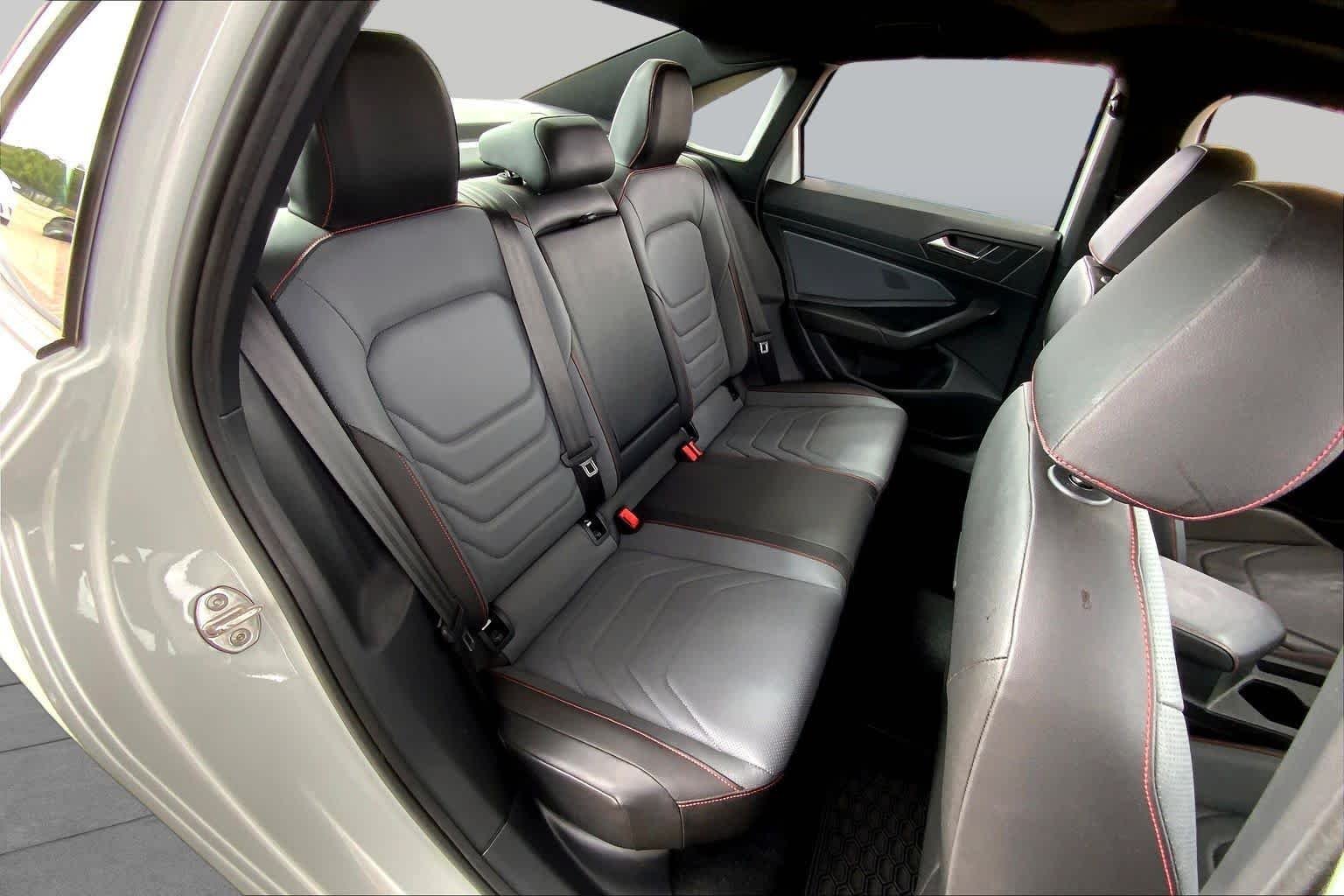 Used 2025 Pure White Volkswagen Autobahn image 19