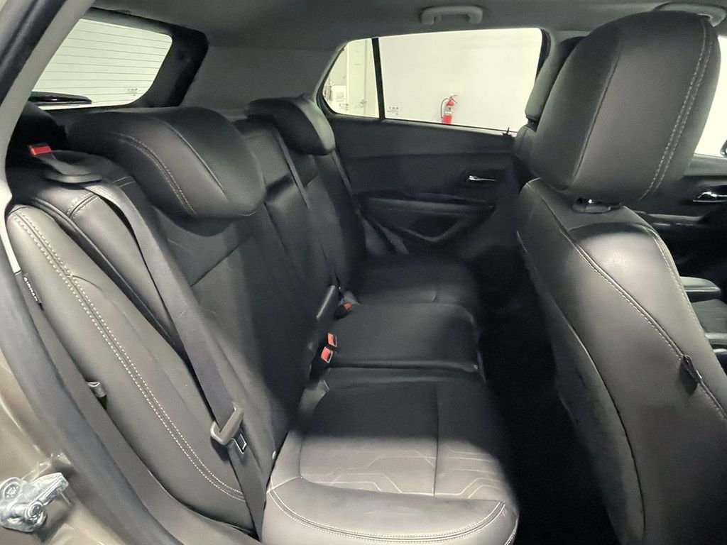 Used 2021 Gray Chevrolet LT image 22