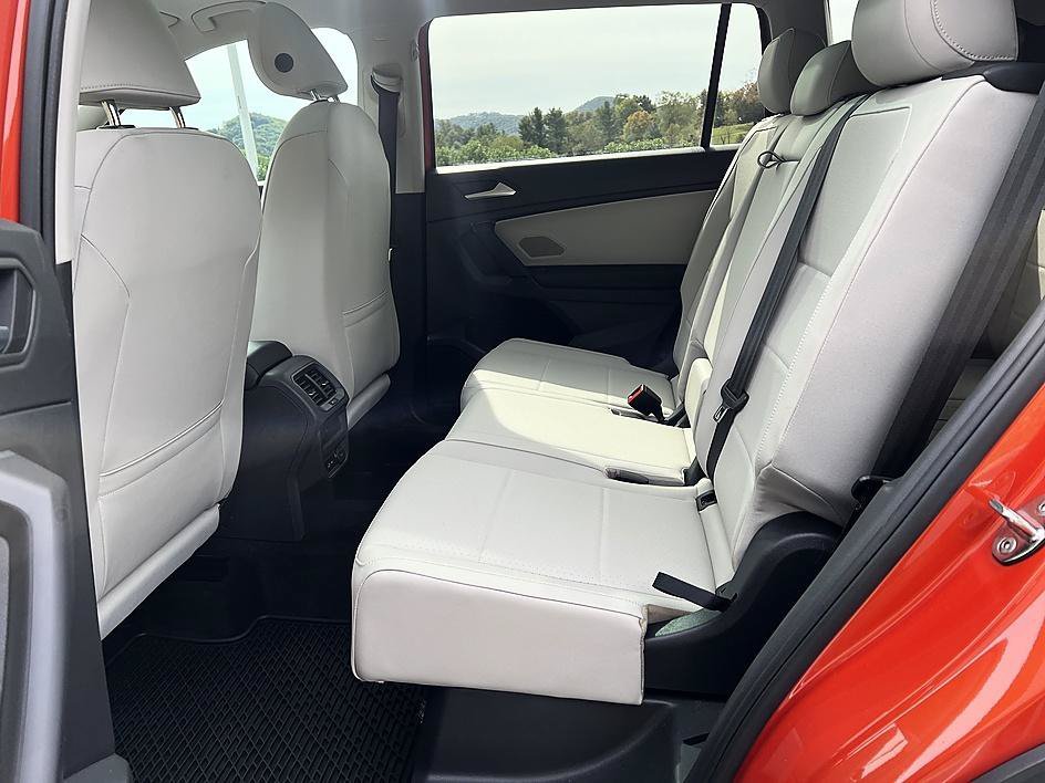 Used 2019 Cardinal Red Metallic Volkswagen 2.0T SEL image 12