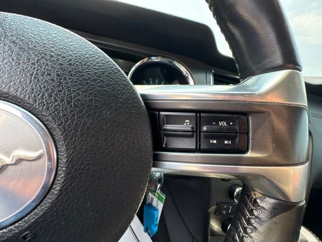 Used 2013 White Ford V6 image 15