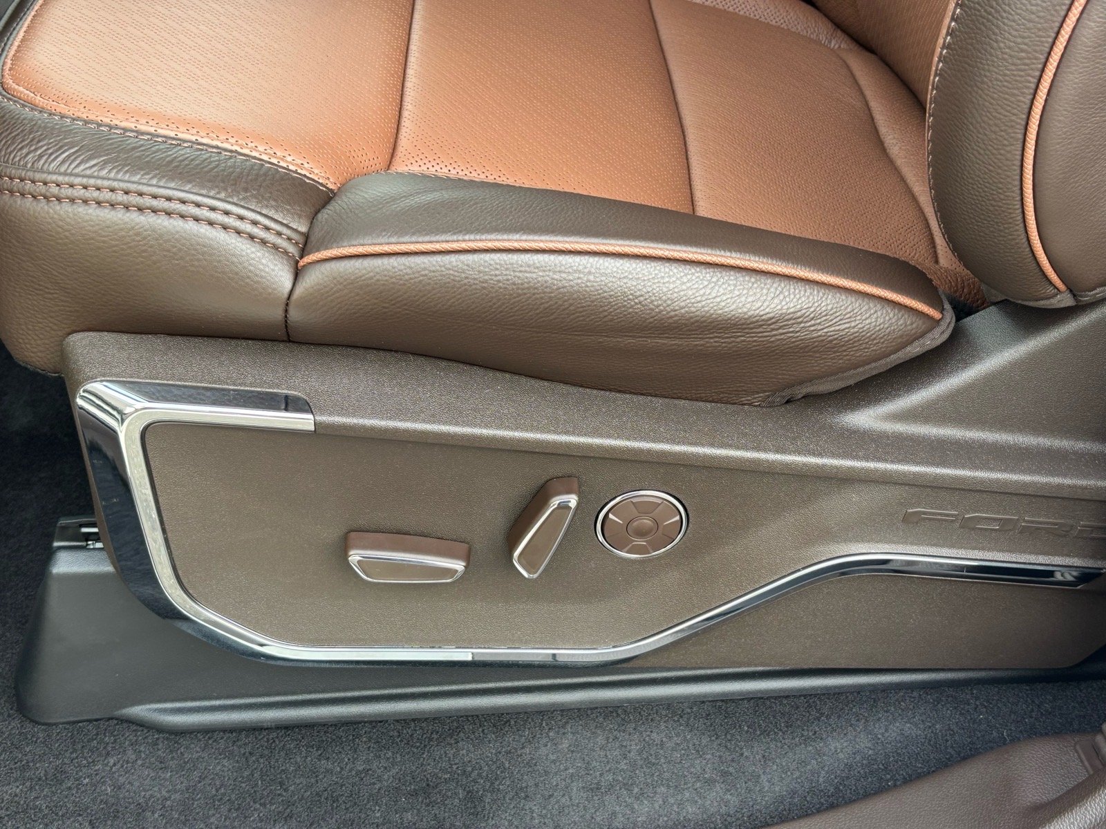 New 2026 Star White Metallic Tri-Coat Ford King Ranch® image 10