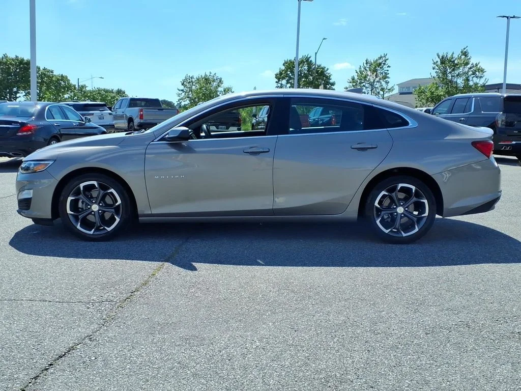 Used 2024 Gray Chevrolet LT image 32