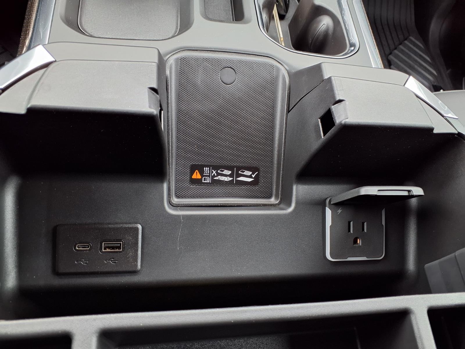 New 2026 Summit White Chevrolet RST image 7