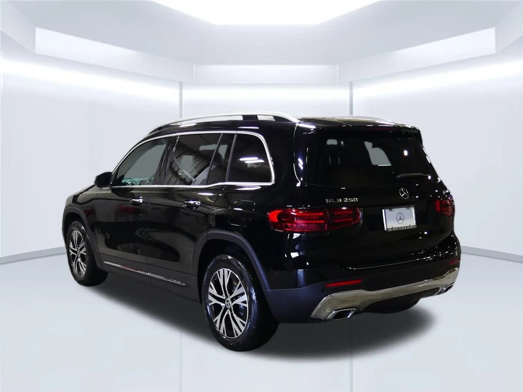New 2026 Night Black Mercedes-Benz GLB 250 image 38