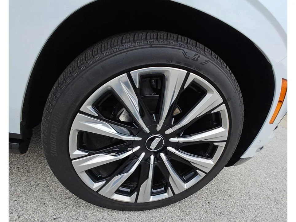 Used 2026 Vibrant White Tricoat Cadillac Luxury image 6