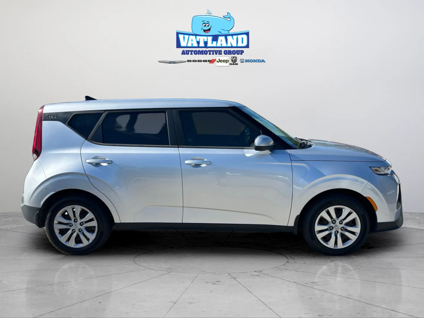 Used 2020 Sparkling Silver Kia LX image 6