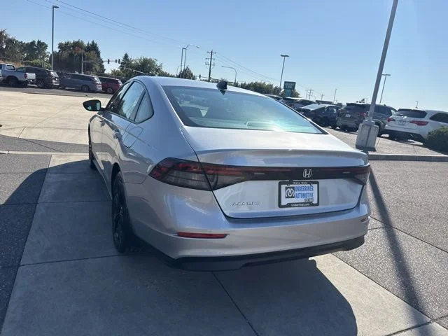 2025 Honda Accord SE - Photo 8