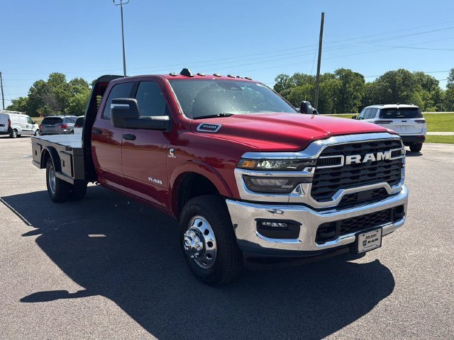 New 2026 Molten Red Pearl-Coat Exterior Paint RAM Tradesman image 2