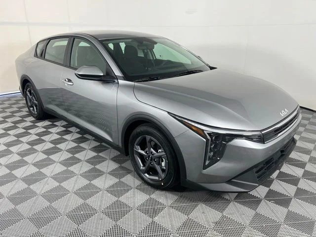2026 Kia K4 LXS AT's photo