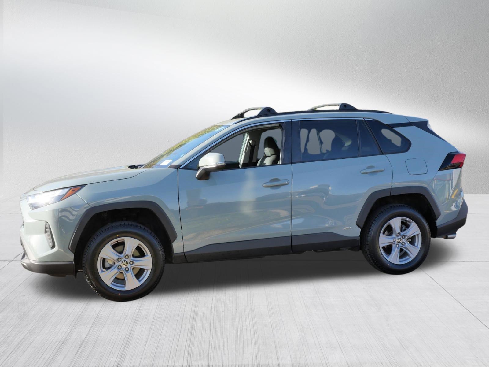 Certified Used 2022 Lunar Rock Toyota Hybrid XLE image 5