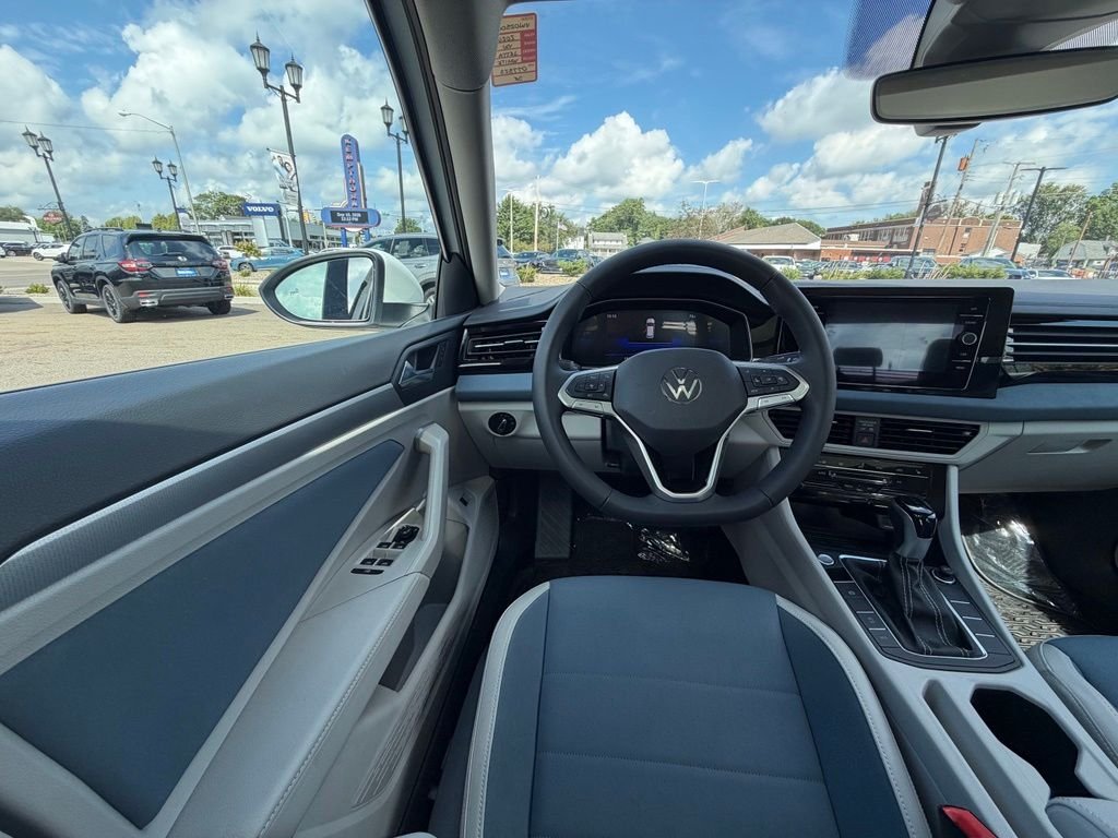 2026 Volkswagen Jetta SE - Photo 11