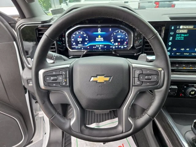 Used 2025 White Chevrolet LTZ image 32