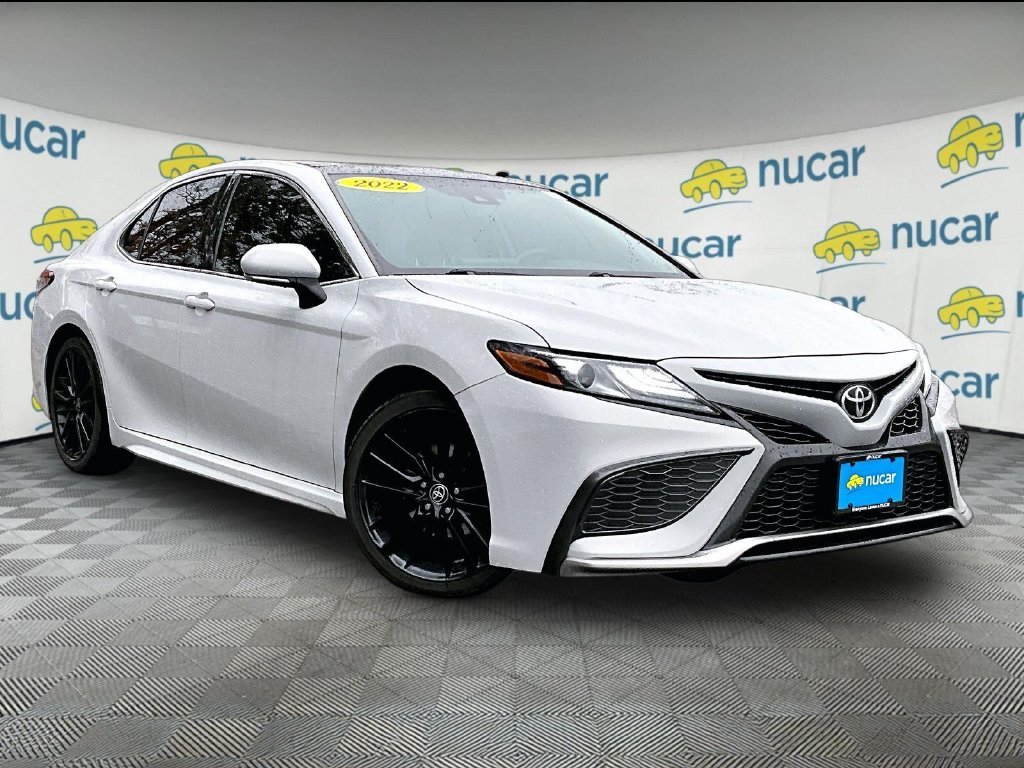 Used 2022 Ice Toyota XSE image 1