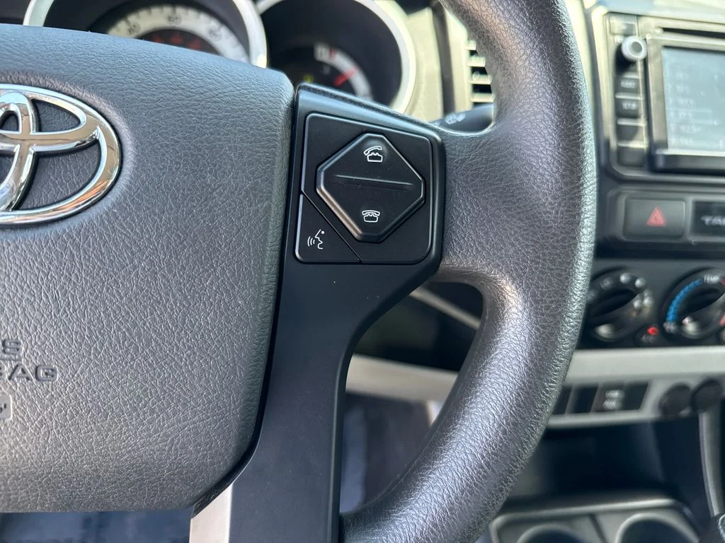 Used 2015 White Toyota Base image 14
