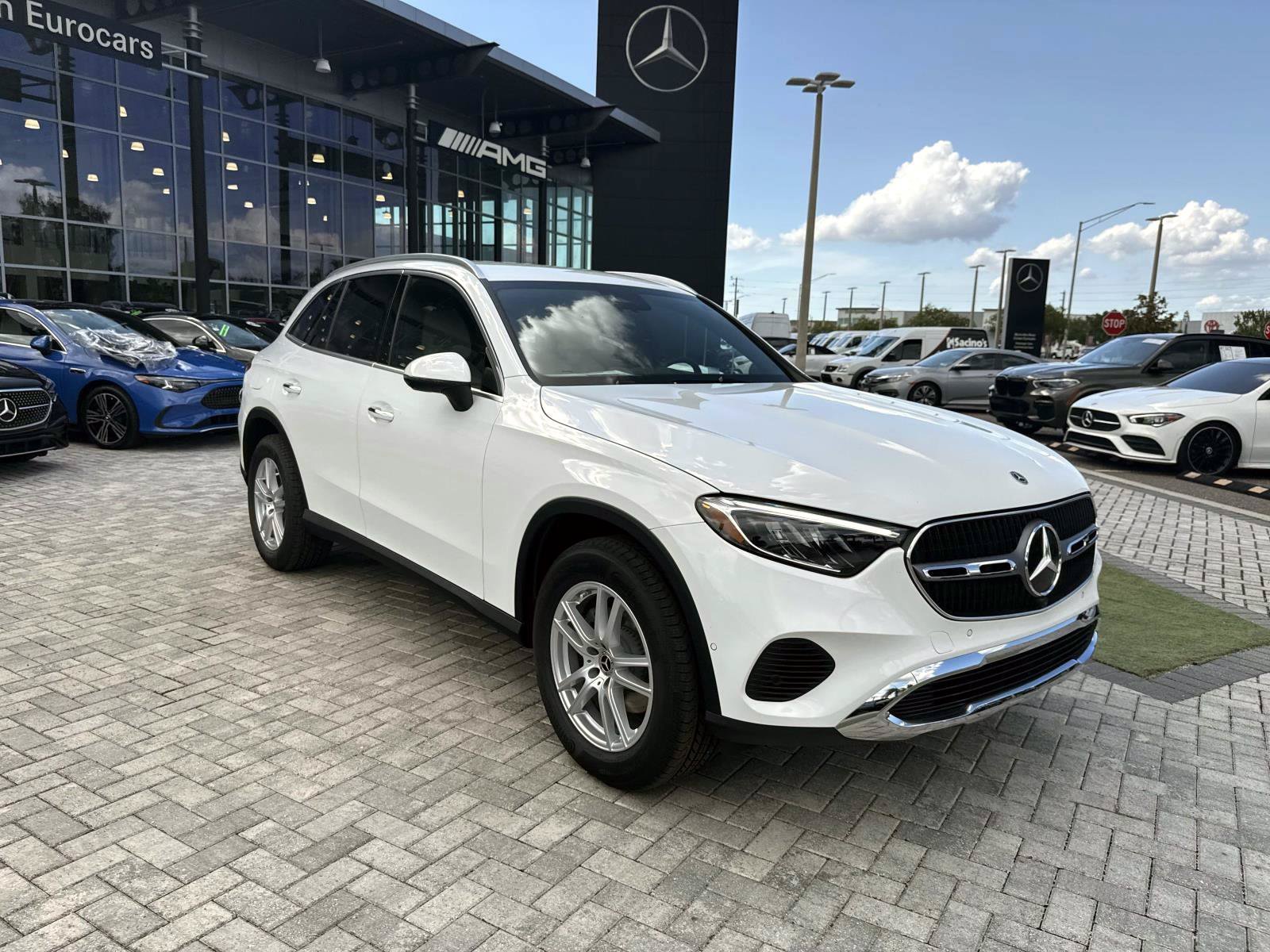New 2026 Polar White Mercedes-Benz 300 SUV image 7