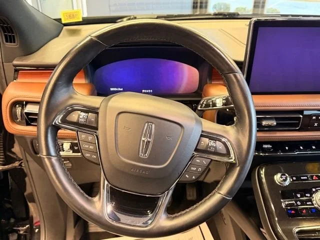 Used 2023 Black Metallic Lincoln Reserve image 18