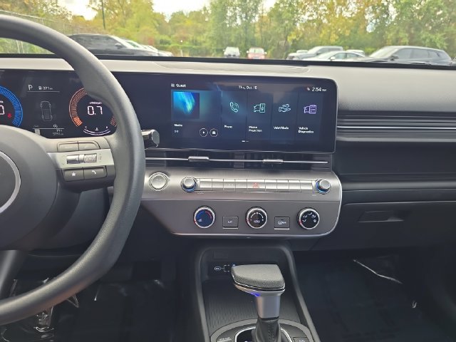 New 2026 White Hyundai SE image 20