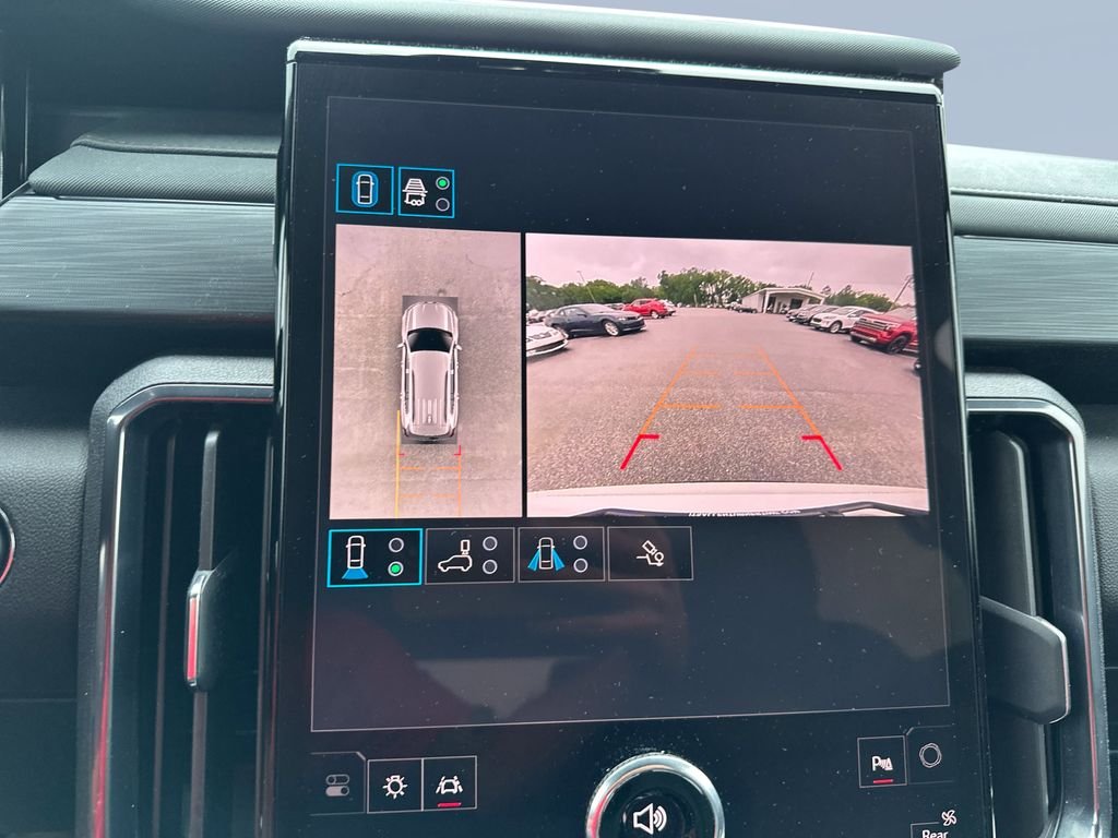 2025 GMC Acadia AT4 - Photo 17