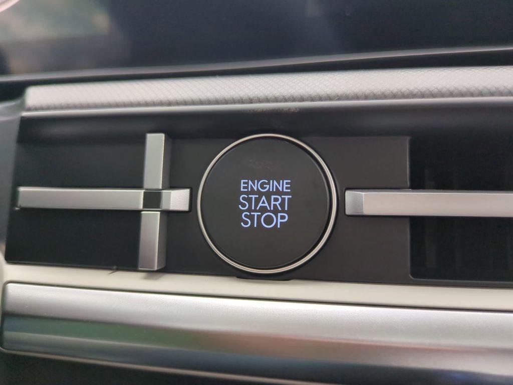 New 2026 White Hyundai SEL FWD image 37