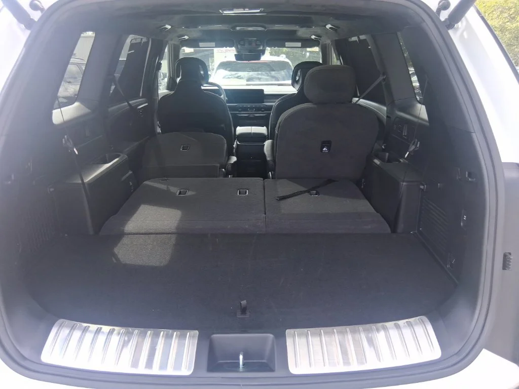 Used 2027 White Kia  image 18
