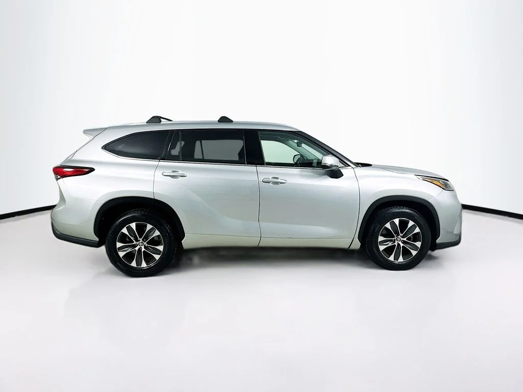 Used 2020 Celestial Silver Metallic Toyota XLE image 8