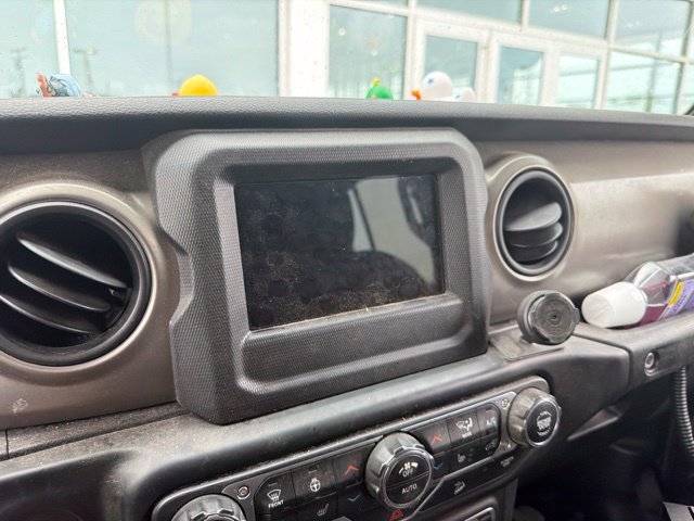Used 2020 Gray Jeep Sport S 4x4 image 17