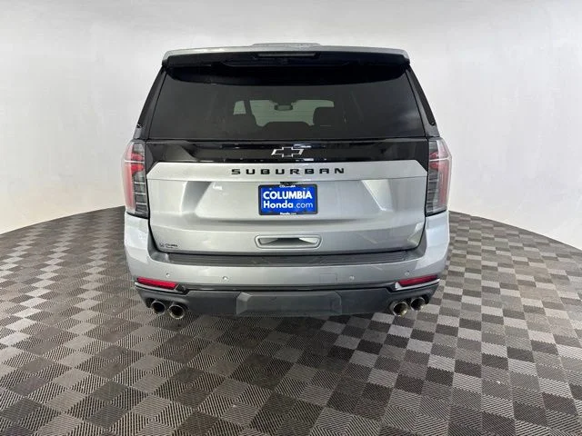 Used 2025 Gray Chevrolet Z71 image 6