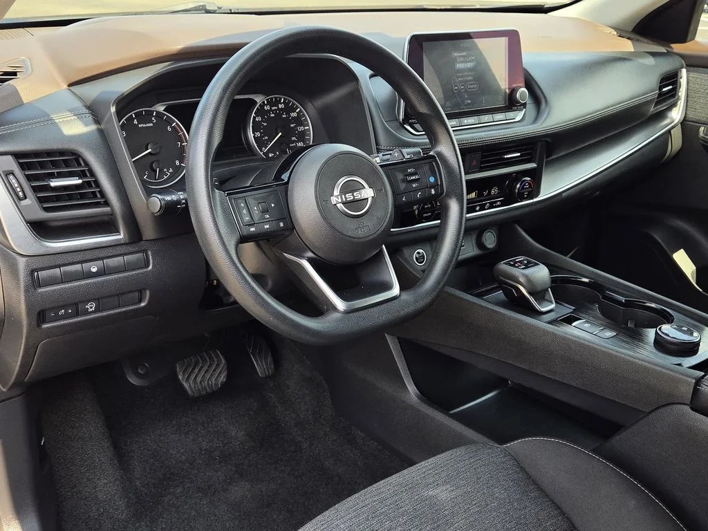 Used 2023 Gun Metallic Nissan SV image 14