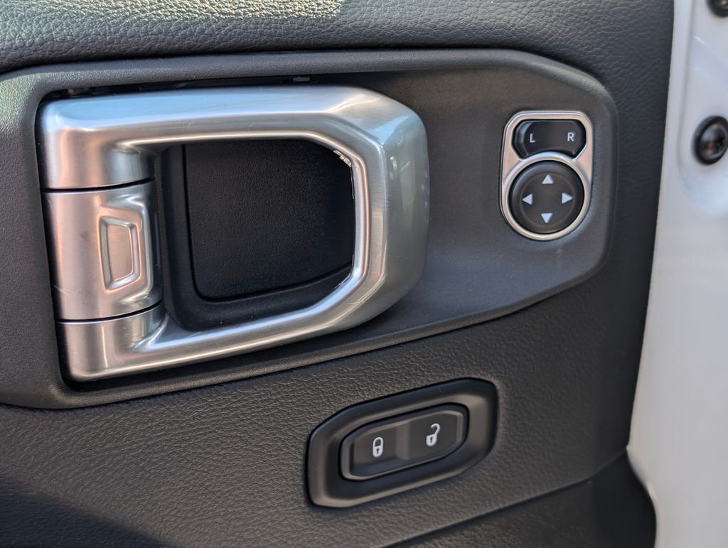 2025 Jeep Wrangler 4-Door Sahara - Photo 19