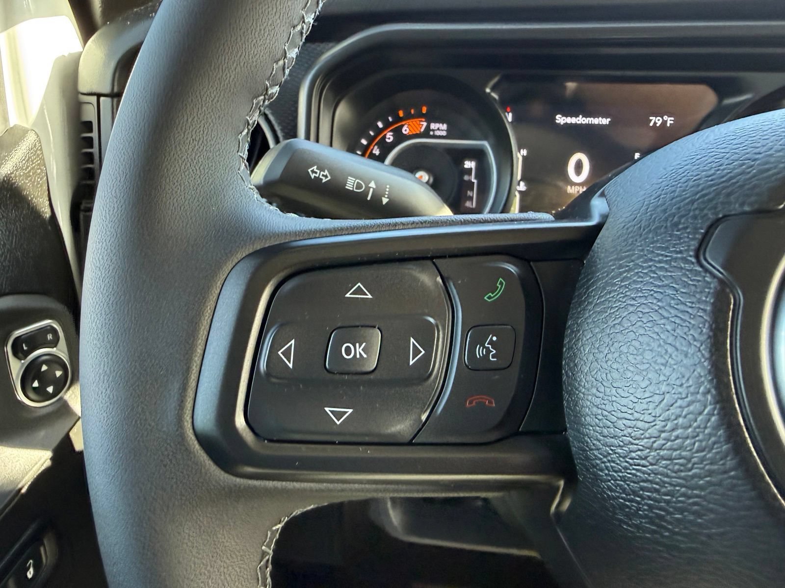 2025 Jeep Wrangler 4-Door Rubicon - Photo 17