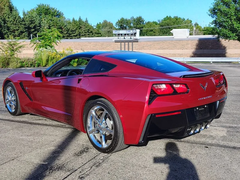 Used 2015 Red Chevrolet Stingray image 9