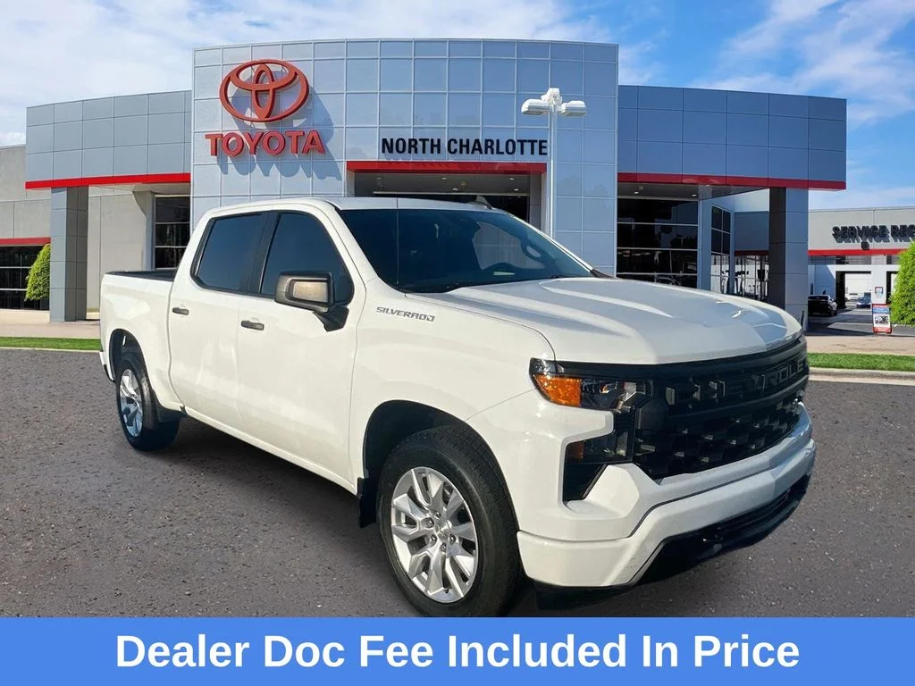 Used 2022 White Chevrolet Custom image 1