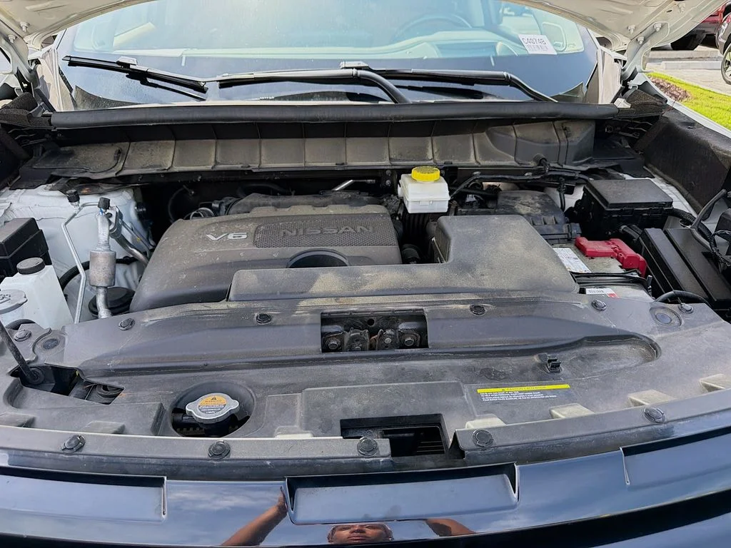 Used 2023 Pearl White Nissan Platinum image 34