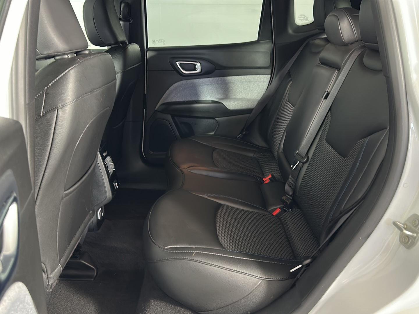 Used 2024 Bright White Clearcoat Jeep Latitude image 23