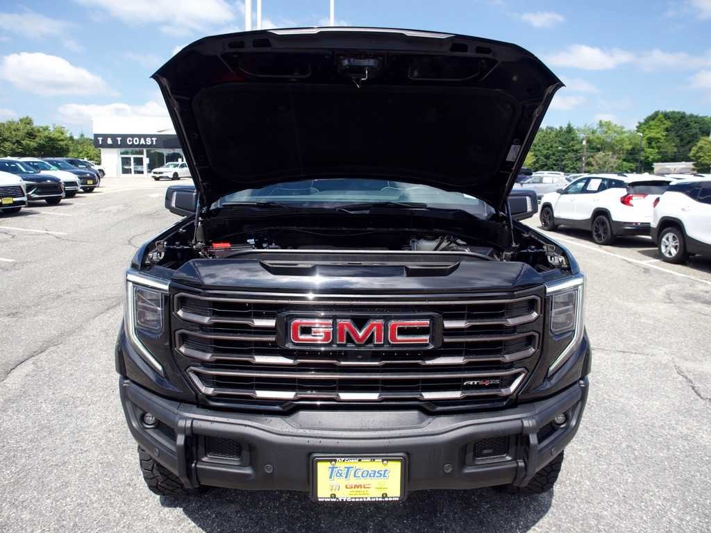 Used 2023 ONYX BLACK GMC AT4X image 32