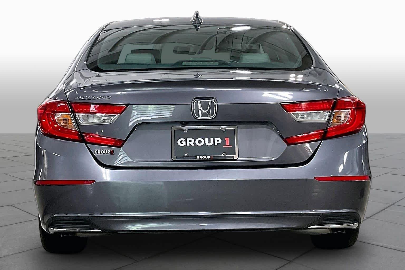 Used 2018 Modern Steel Metallic Honda LX 1.5T image 5