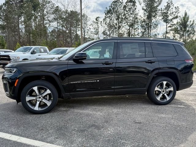 New 2026 Diamond Black Crystal Pearl-Coat Exterior Paint Jeep Limited image 7