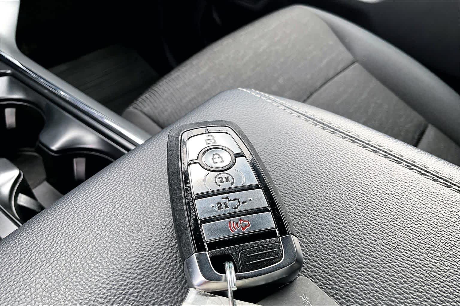 Used 2025 Space White Metallic Ford XLT image 19