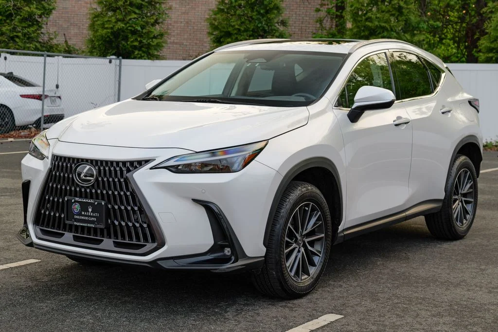 Used 2024 Eminent White Pearl Lexus 350 Premium image 3