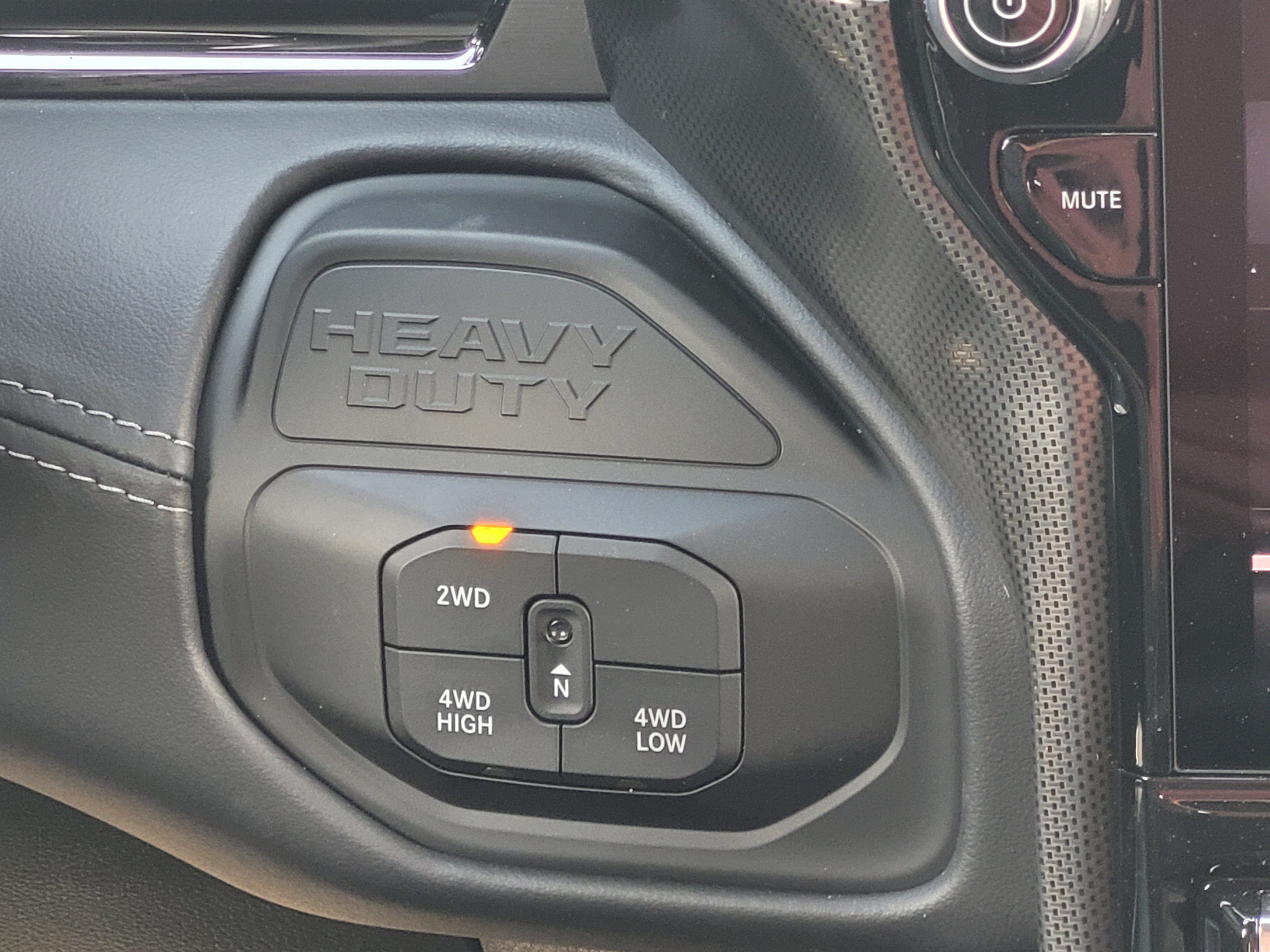 2025 RAM 3500 Limited - Photo 17