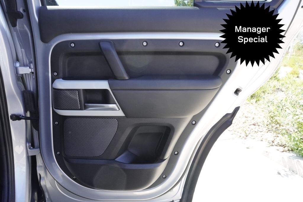 Used 2024 Silver Land Rover V8 image 25
