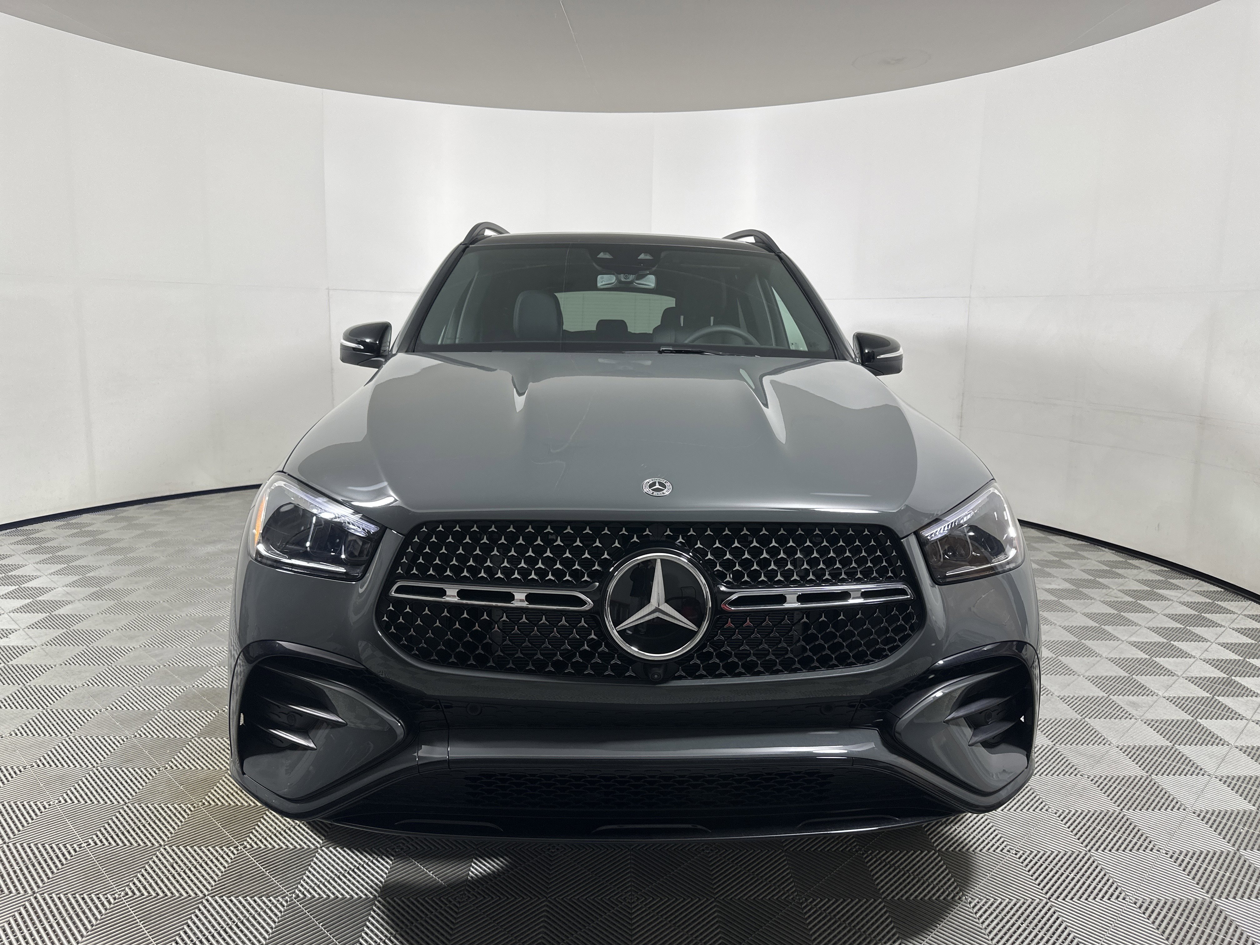 New 2026 MANUFAKTUR Silicon Grey Mercedes-Benz GLE 350 image 2