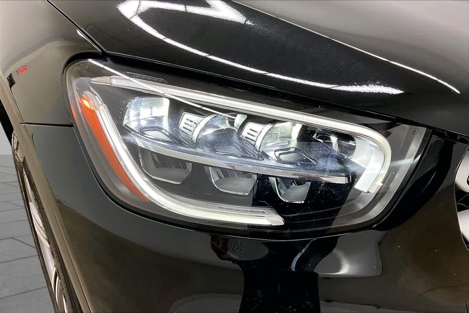 Used 2022 Black Mercedes-Benz GLC 300 image 27