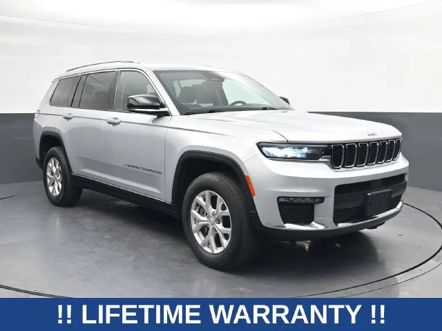 Used 2023 Silver Jeep Limited image 1