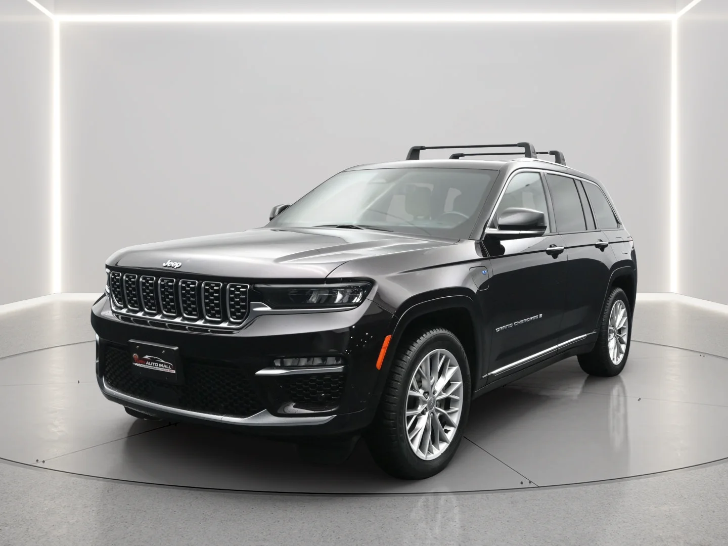 Used 2022 Ember Pearlcoat Jeep Summit image 1